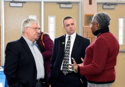 15 de marzo de 2018: El Senador Fontana y el Representante Dan Deasy organizaron una Feria de Empleo la semana pasada en Beechview. Más de 40 organizaciones participaron, reuniéndose con los solicitantes de empleo.