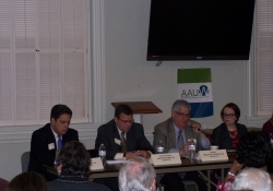 Marzo 8, 2016: Senator Fontana participated in a legislative forum hosted by the Fox Chapel Area branch of the American Association of University Women (AAUW).