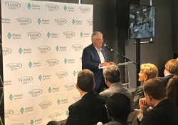 17 de julio de 2019: El Senador Fontana participó en una conferencia de prensa el 17 de julio anunciando la construcción del AHN Montour Health &amp; Sports Medicine Center en Coraopolis. El complejo de salud y deportes de última generación proporcionará una oportunidad sin fin para hacer crecer el deporte del fútbol, mientras que proporciona instalaciones médicas en el lugar.