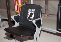 Noviembre 16, 2017: Senator Fontana participated in a Pittsburgh Steelers pregame ceremony last Jueves night at Heinz Field as the Steelers dedicated a seat as part of the One Empty Seat program.