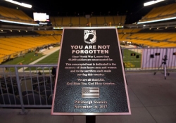 Noviembre 16, 2017: Senator Fontana participated in a Pittsburgh Steelers pregame ceremony last Jueves night at Heinz Field as the Steelers dedicated a seat as part of the One Empty Seat program.