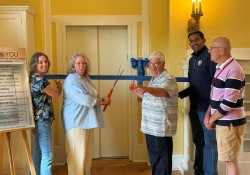 Septiembre 27, 2025: Senator Fontana attended the Avon Club Fall Festival in Ben Avon on Sábado. During the event, he participated in a ribbon cutting ceremony for the new elevator as part of the Ben Avon Borough Hall Centennial Building Project. Senator Fontana was proud to secure funds to help the building become more accessible and energy efficient. 