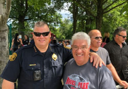 24 de agosto de 2019: El senador Fontana asistió el sábado a la celebración del 80 aniversario del Moore Park en Brookline. El parque, que lleva el nombre del ex director de las escuelas primarias West Liberty y Brookline, Joseph F. Moore, se estableció en 1939 y se abrió al público en 1940. El senador Fontana aparece en la foto de la celebración con el jefe de policía de Pittsburgh, Scott Schubert.
