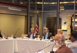 Noviembre 5, 2015: Senator Fontana participated in a Roundtable Discussion with the Senate Democratic Policy Committee in Pittsburgh. The Discussion centered on the integration of the arts with science and mathematics in education, the “STEAM” Movement, with a focus on how this type of learning better prepares our emerging workforce for jobs that pay.