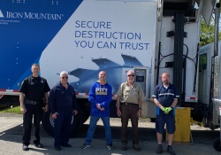 May 6, 2023: Senator Fontana and Representative Deasy hosted a shredding and drug take back event in Green Tree on Saturday. Thanks to Green Tree officials for participating, the Allegheny County Sheriff’s Office and Deputy Joe Cirigliano for collecting unwanted preion medications and the hundreds of residents who dropped off papers to be shredded and medications to be properly disposed.