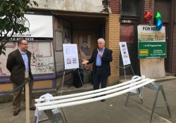31 de mayo de 2018: El senador Fontana pronunció unas palabras en la ceremonia de inauguración de la renovación de la fachada de la avenida Perrysville.