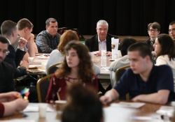 15 de marzo de 2019: El senador Fontana participó en una Cumbre de Discapacidad y Salud Mental organizada por el representante Dan Miller el 15 de marzo. La Cumbre de tres días se cerró con un panel de discusión legislativa centrada en las políticas estatales y las iniciativas legislativas que aumentarían la independencia y las oportunidades para todos.