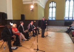 Mayo 28, 2015: Senator Fontana participated in a Budget Town Hall Meeting at the Union Project in Highland Park.