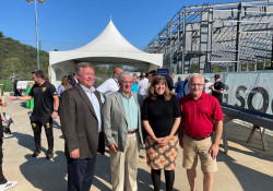 Septiembre 17, 2021: and Coraopolis Borough for a final beam raising ceremony for the AHN Montour Health &amp; Sports Medicine Center in Coraopolis on Sept. 17. The conversion of a blighted rail yard is being transformed into a 78-acre facility that will feature 10 synthetic soccer and multipurpose fields, two of which will be indoors, and a 20,000-square-foot AHN clinic offering a full range of services including walk-in primary and pediatric care and sports medicine programs. Senator Fontana was proud to support a state Redevelopment Assistance Capital Program grant for this project that will be a terrific economic generator for Coraopolis, Neville and surrounding communities.