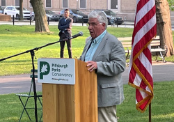 Julio 2021: Senator Fontana participated in a ribbon cutting ceremony at the North Promenade in Allegheny Commons Park which underwent a major rehabilitation. Senator Fontana was happy to help bring a $1 million state RACP grant for the project.