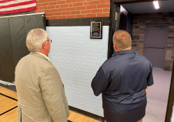 Octubre 7, 2021: Senator Fontana toured the Mt. Washington Recreation Center. The tour included their new kitchen and emergency exit door that was funded by a grant Senator Fontana was able to secure. The entire facility is amazing, and John Macellaro does a terrific job providing opportunities for young people and also providing a space for the entire community to utilize and enjoy.