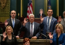 January 3, 2023: Senator Wayne Fontana is sworn into the State Senate.